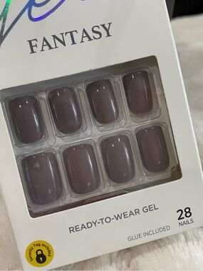 Ready-to-Wear Gel Press-On Nails — Mauve Taupe